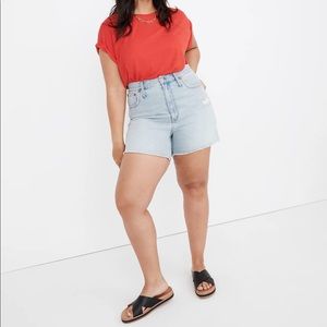 Madewell The Momjean Short in Byers Wash: Ripped Edition